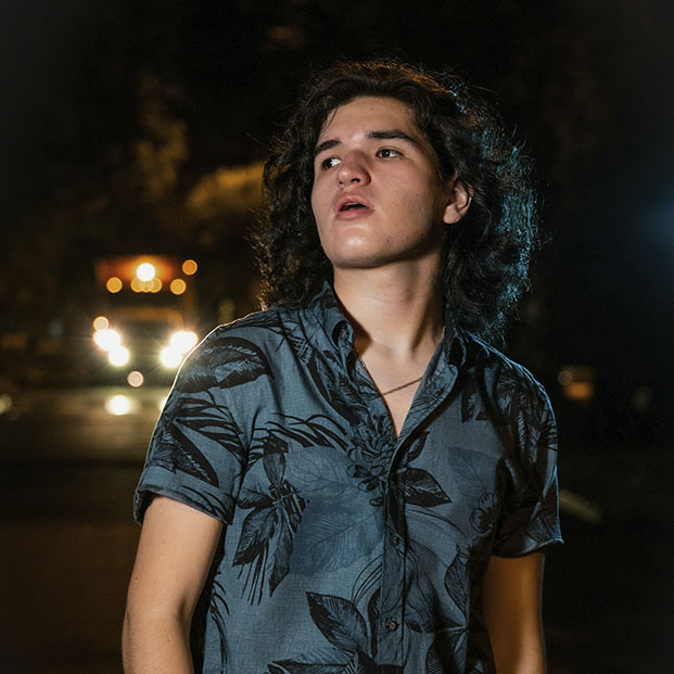 EL HIT DE LA NOSTALGIA JUVENIL: BASTTI PRESENTA“DESVELÁNDOME”